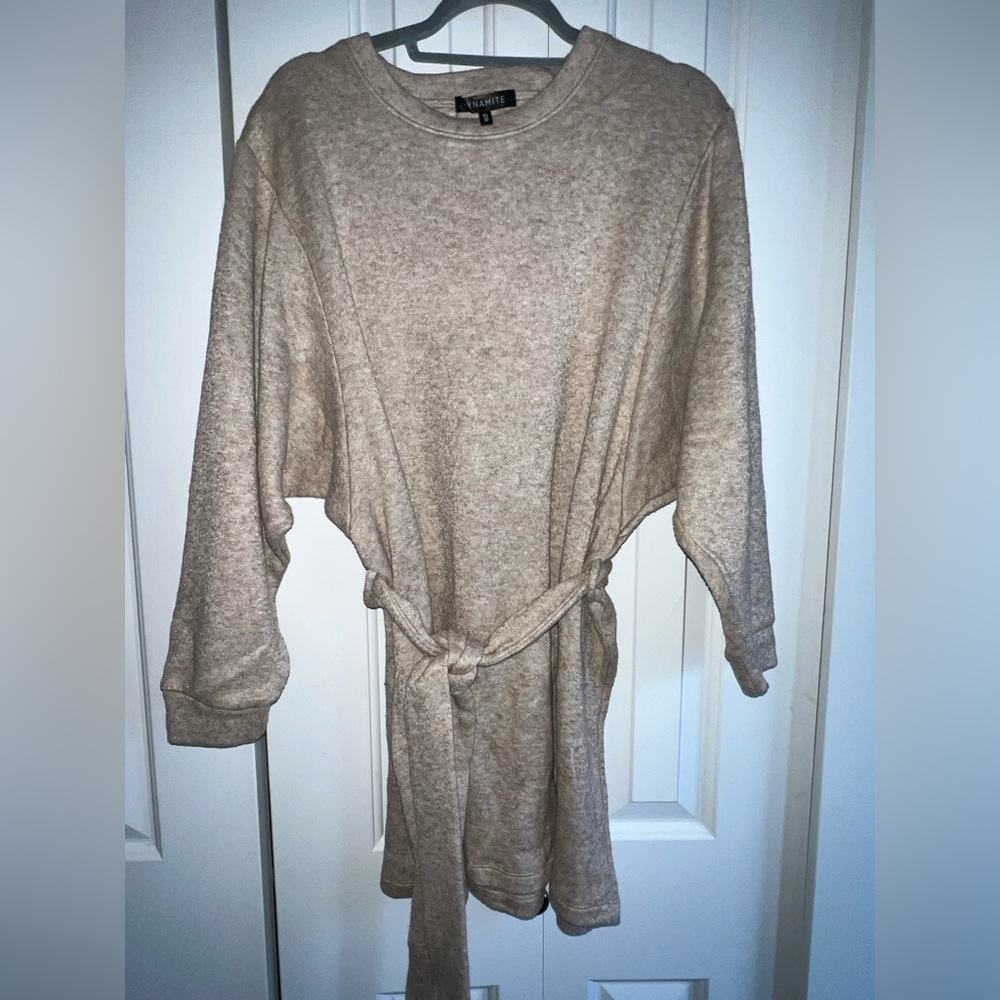 Dynamite Large tunic sweater with belt